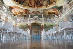 La maestosa Biblioteca  dell'Abbazia di Bad Schussenried in Germania