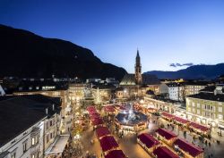 La magia del Mercatino Natalizio di Bolzano, il capoluogo del Sudtirolo - © Alex Filz / www.suedtirol.info