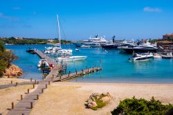 La Marina di Porto Cervo in Costa Smeralda, nord-est della Sardegna - © ArtMediaFactory / Shutterstock.com