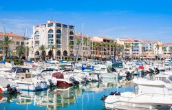 La Marina e la parte turistica di Argeles sur Mer nel sud della Francia - © Irina Papoyan / Shutterstock.com