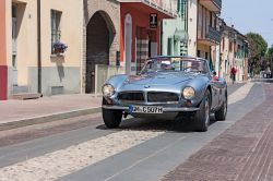 La Mille Miglia in transito per le strade del centro di Gatteo, il borgo tra Cesena e Rimini in Emilia-Romagna - © ermess / Shutterstock.com