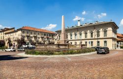 La monumentale Piazza Roma in Centro ad Asti, Piemonte - © Olgysha / Shutterstock.com