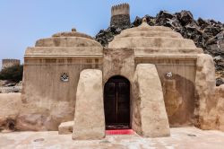 La moschea di Al Bidyah nell'Emirato di Fujairah (EAU): questo complesso religioso risale al 1446 e sorge a circa 50 km a nord dalla capitale. E' la moschea più antica degli Emirati ...