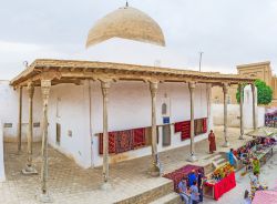 La moschea medievale di Oq a Khiva - © eFesenko / Shutterstock.com