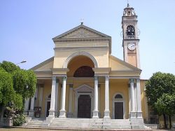 La parrocchia di San Giovanni Evangelista a Gavirate, Lombardia. Sorge in via Roma 1 e al suo interno conserva un bell'esemplare di organo artistico del 1901 realizzato da Vincenzo Mascioni ...