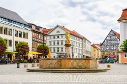 La piazza centrale di Eisenach, Turingia occidentale, Germania - © Anton_Ivanov / Shutterstock.com