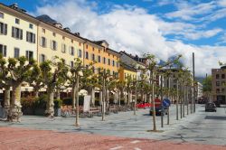 La piazza centrale di Martigny nel Canton Vallese, in Svizzera