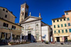 La piazza centrale di Poggibonsi, comune della provincia di Siena in Toscana