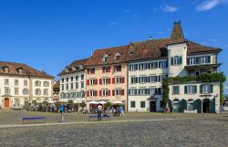 La piazza di Fischmarktplatz a Rapperswil nel Cantone di San Gallo in Svizzera. - © Denis Linine / Shutterstock.com
