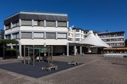 La piazza Dorfplatz a Steinhausen in Svizzera   - ©  Roland Zumbuehl - CC-BY-SA 4.0, Wikipedia