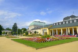 La piazza principale di Frantiskovy Lazne, Repubblica Ceca. Un bel panorama di Piazza della Pace. Il centro cittadino è riserva architettonica inserita nell'elenco dei probabili siti ...