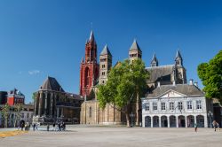 La piazza principale nel centro storico di Maastricht, Olanda - © Lev Levin / Shutterstock.com