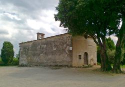 La Pieve di Santa Maria in Carpino vicino a Carpenedolo (Lombardia) - © Massimo Telò - CC BY-SA 3.0 - Wikipedia