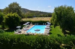 La piscina della Azienda Agricola la Pertosa in Cilento, regione Campania