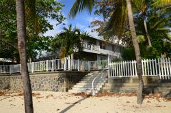 La pittoresca area di La Pointe Aux Canonniers a Mont Choisy, Mauritius (Africa)  - © Pack-Shot / Shutterstock.com