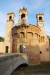 La porta d'accesso al borgo storico di Modigliana in Emilia-Romagna