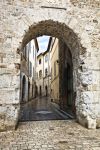 La porta d'ingresso nelle mura di San Gemini, Umbria, Italia. E' considerato uno dei borghi più belli d'Italia. 


