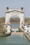 La prima porta ad arco sul fiume Volga a Volgograd, Russia - © shinobi / Shutterstock.com