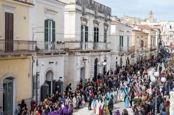 La processione del Venerdì Santo a Canosa di Puglia - © Paolo Bona / Shutterstock.com