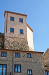 La Rocca del Duca di Poggiardo a Satriano di Lucania, Basilicata. Nota come Castello, è la sede della Biblioteca Comunale e del Museo Multimediale "Il Palco dei Colori" - © ...