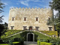 La Rocca di montemurlo in Toscana  - © Massimilianogalardi, CC BY-SA 3.0, Wikipedia