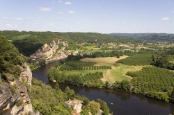 La Roque Gageac e l'ansa del fiume Dordogna in Aquitania
