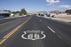 La Route 66 attraversa il centro di VIctorville - © trekandshoot / Shutterstock.com