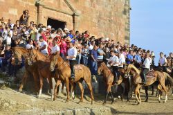 La S'Ardia di San Costantino a Sedilo in Sardegna - © givi585 / Shutterstock.com