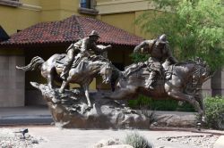 La scultura di Pony Express nella cittadina di Scottsdale, Arizona © Thomas Trompeter / Shutterstock.com