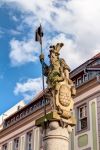 La scultura di un cavaliere tedesco nella piazza principale di Bautzen, Germania.



