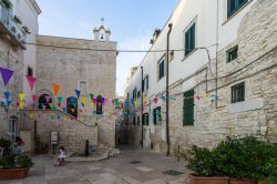 La Sinagoga medievale Scolanova si trova nel centro storico di Trani in Puglia - © Francesco Bonino / Shutterstock.com