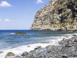 La spiaggia ciottolosa di Palmi, provincia di Reggio Calabria - © 311209004 / Shutterstock.com