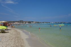 La spiaggia cittadina di San Vito lo Capo (Sicilia).
