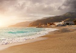 La Spiaggia di Acquappesa costa tirrenica della Calabria. La località è famosa per le sue terme.