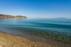 La spiaggia di Bazia vicino a Falcone,  costa nord della Sicilia