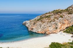 La spiaggia di Foneas Beach nel Peloponneso