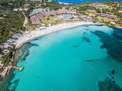 La spiaggia di Ira a Porto Rotondo fotografata con il drone