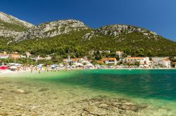 La spiaggia di Klek in Croazia: siamo in Dalmazia al confine con la Bosnia Erzegovina.