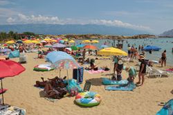 La spiaggia di Livacina, a Lopar, isola di Rab in Croazia - © Uta Scholl / Shutterstock.com