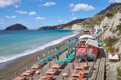 La spiaggia di Maronti vicino a Barano d'Ischia in Campania - © Urban Napflin / Shutterstock.com