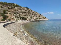 La spiaggia di Palamidas sull'isola di Hydra (Grecia).
