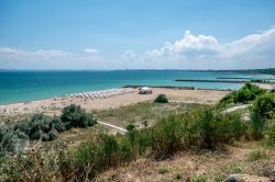 La spiaggia di Sarafovo e il Mar Nero nei pressi di Burgas in Bulgaria