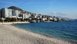 La spiaggia di Saranda in Albania