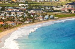 La spiaggia di un resort a Basseterre, St. Kitts and Nevis, Indie Occidentali.



