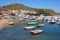 La spiaggia e la Marina di Porto Ercole , Argentario (Toscana)