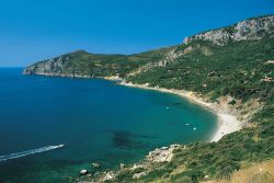 La spiaggia lunga dell'Argentario non lontano da Porto Ercole, Toscana - ©  Andrea de Maria / Proloco Monte Argentario
