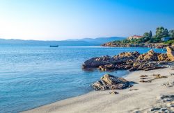 La spiaggia Mare e Rocce a Pittulongu di Olbia in Sardegna