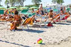 La spiaggia sabbiosa di Bellaria Igea Marina, ...