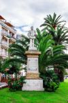 La statua a El Greco nel centro di Sitges, Spagna.
