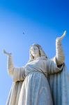 La statua dedicata a Santa Margherita nell'omonima città ligure - © Anton_Ivanov / Shutterstock.com 